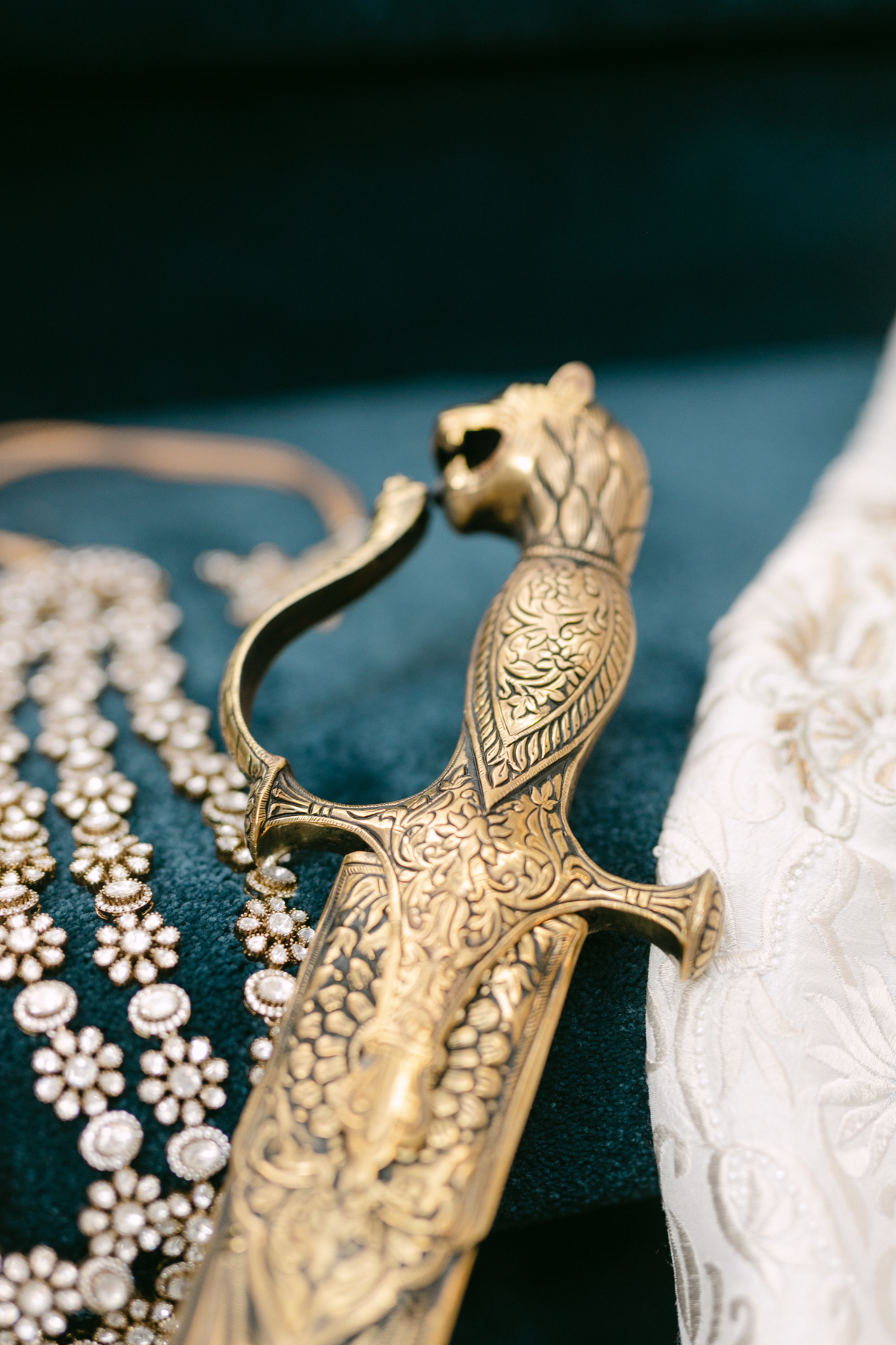 indian-sikh-groom-turban-sword-02