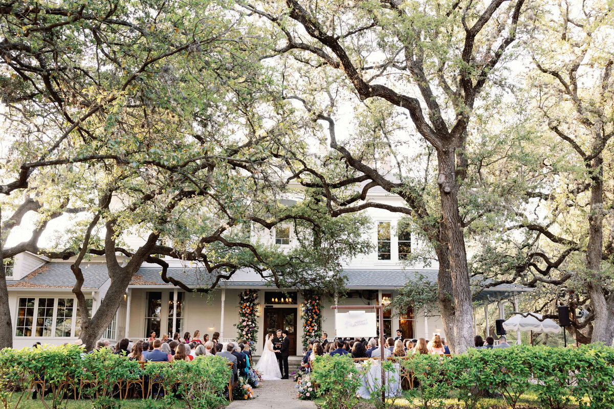 audrey-brandon-colorful-wedding-matties-green-pastures-austin-texas-julie-wilhite-photography-50