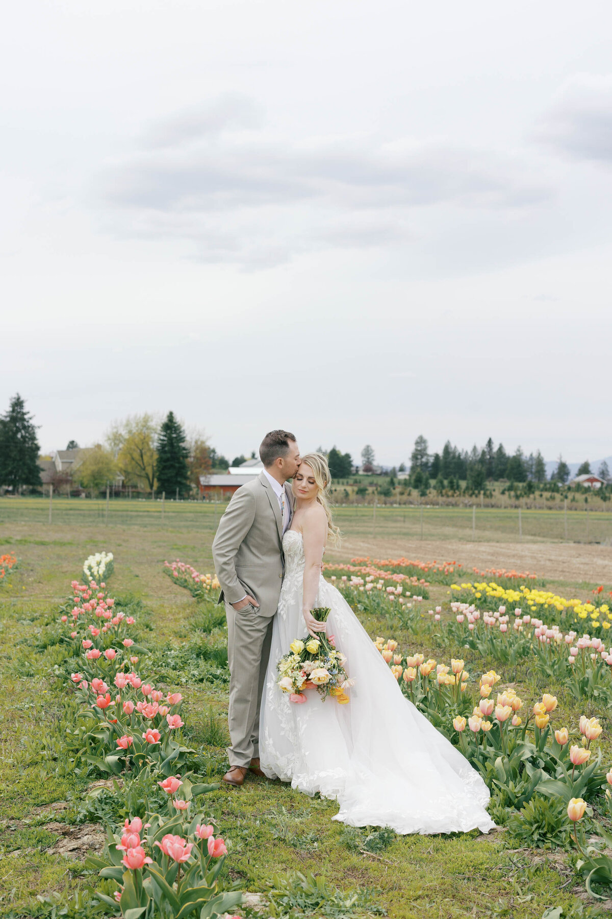 springfarmhouseongreenbluffwedding