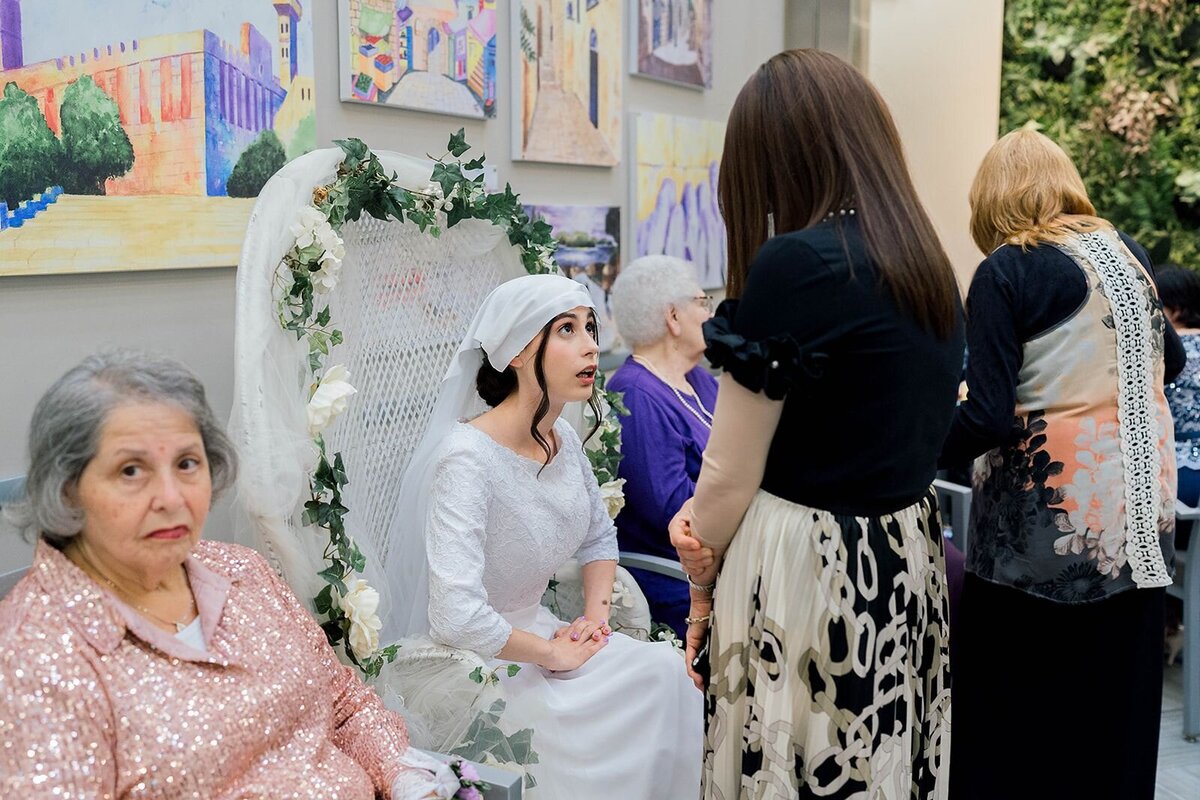 Eliana-Melmed-Photography-Chicago-LosAngeles-Jewish-WeddingPhotographer-CarmiKalman-KabbalatPanim-00045