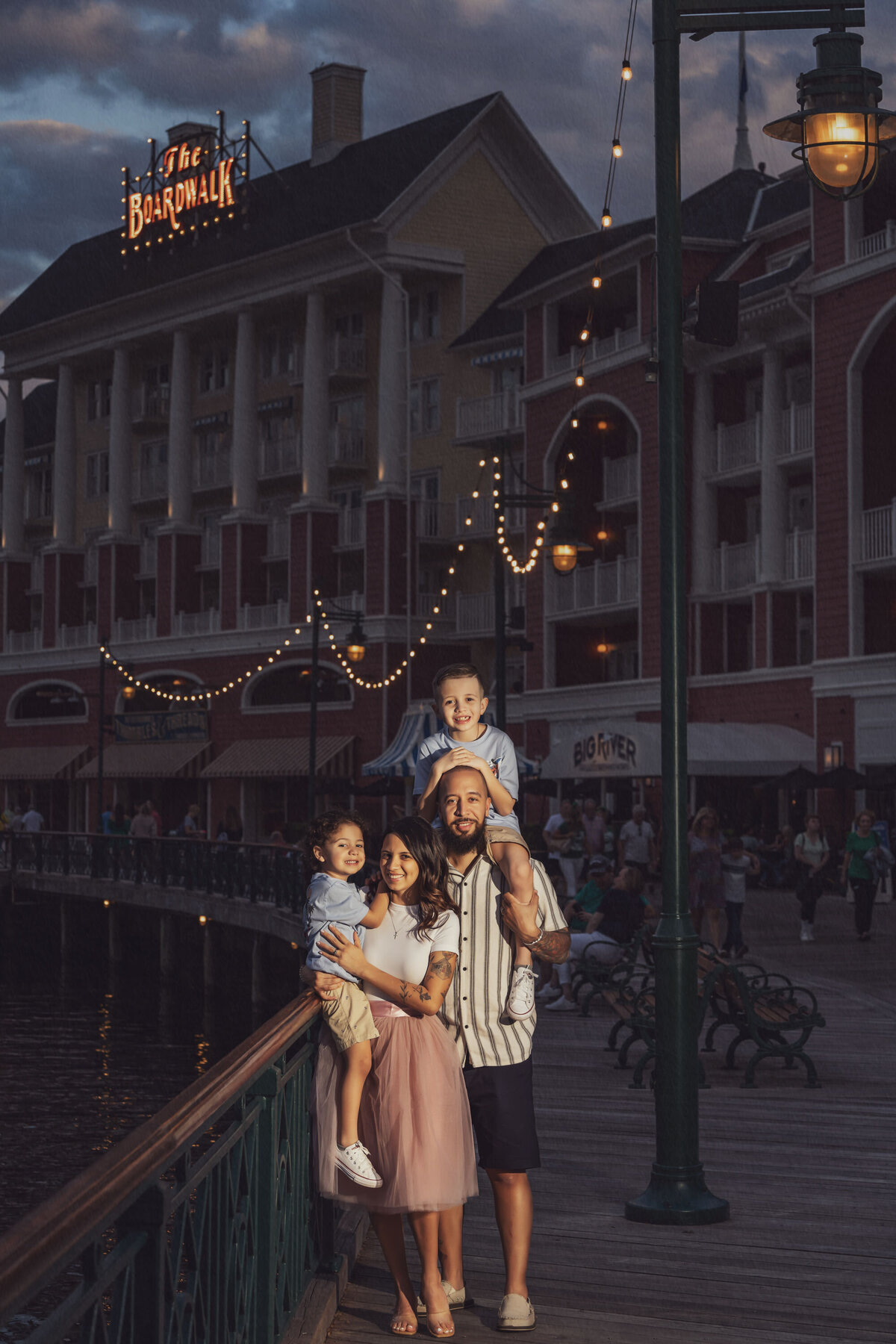 Disney's-Boardwalk-Inn-Family-Photography