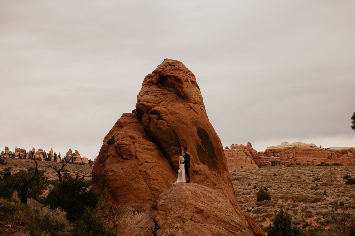 Arches-National-Park-Moab-Utah-engagement-photos-170