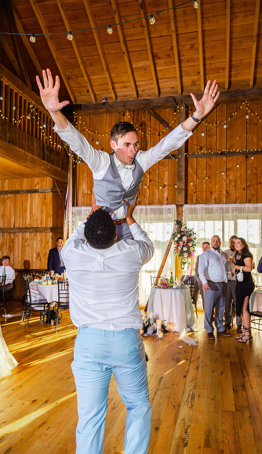 West-Virginia-Barn-Wedding-Reception-Dancing