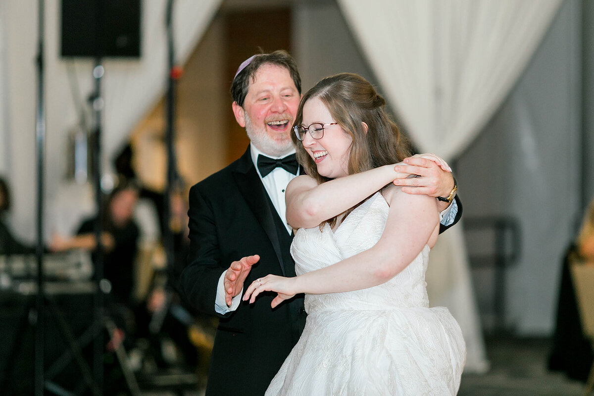 Eliana-Melmed-Photography-Chicago-LosAngeles-Jewish-WeddingPhotography-DInnerSpeeches-00136