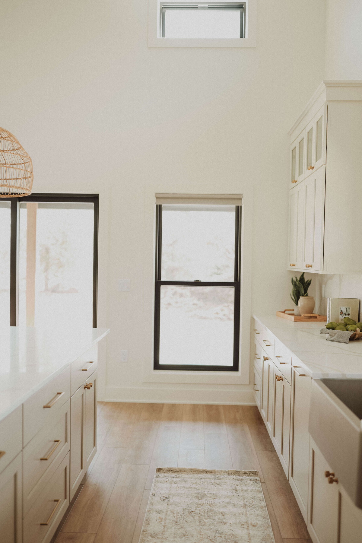 500-Kitchen-Waukee-Central-Iowa-Custom-Home-JRL-Builders-3F1A9869
