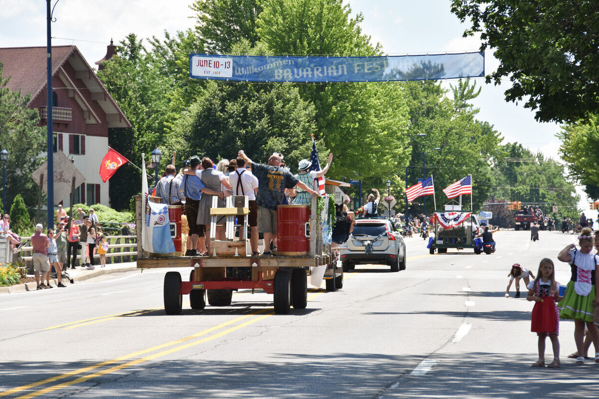 Bavarian-Parade-Frankenmuth-Michigan-28
