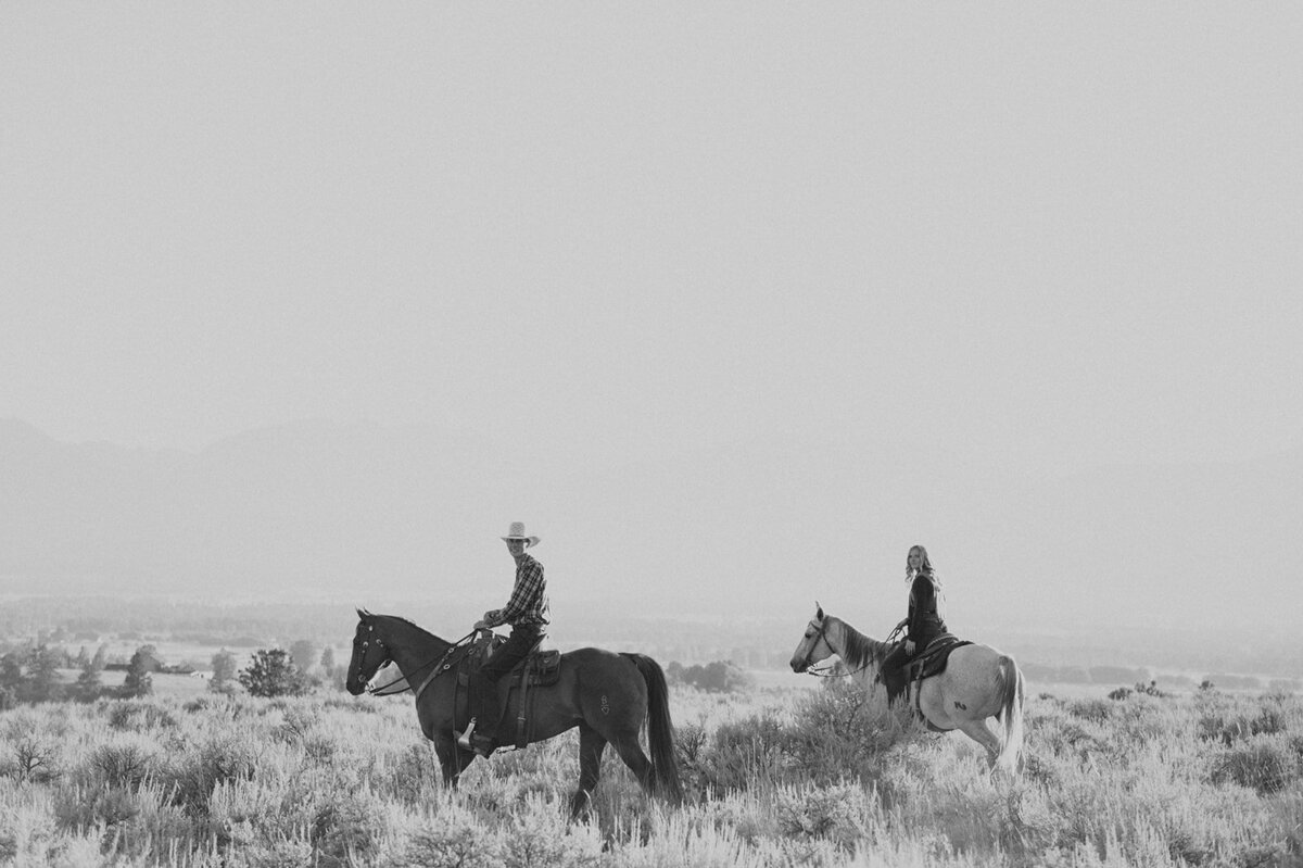 presley-gray-montana-cowboy-engagement-7098