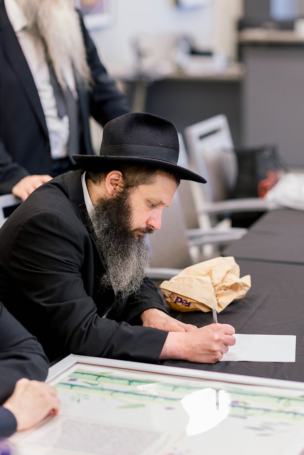 Eliana-Melmed-Photography-Chicago-LosAngeles-Jewish-WeddingPhotographer-CarmiKalman-Tisch-00059