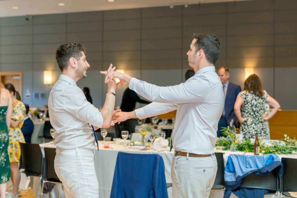processed_ElianaMelmedPhotography_JewishWeddingPhotographer_ShulaNoah_Dancing-176