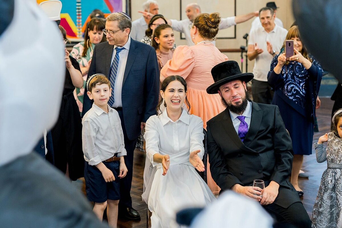 Eliana-Melmed-Photography-Chicago-LosAngeles-Jewish-WeddingPhotographer-CarmiKalman-Shtick-00024
