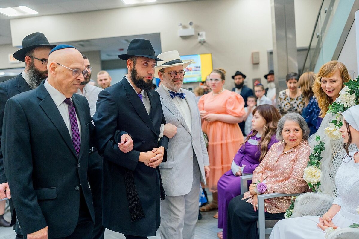 Eliana-Melmed-Photography-Chicago-LosAngeles-Jewish-WeddingPhotographer-CarmiKalman-Bedeken-00097