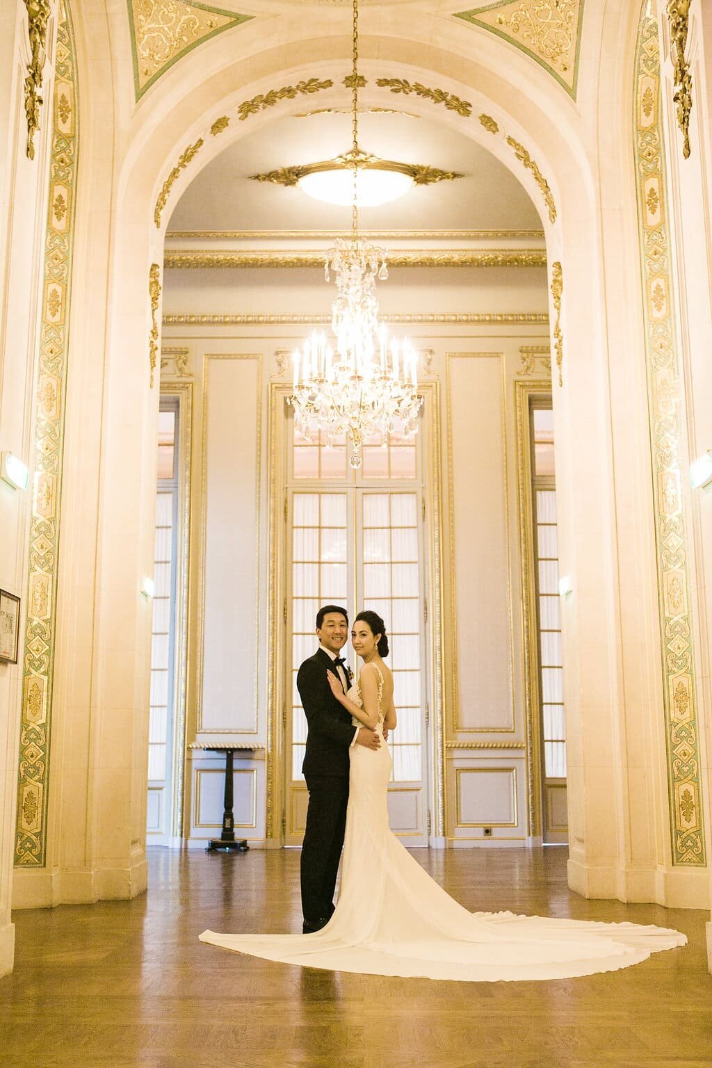 Bride-groom-Parisian-historical-rooms