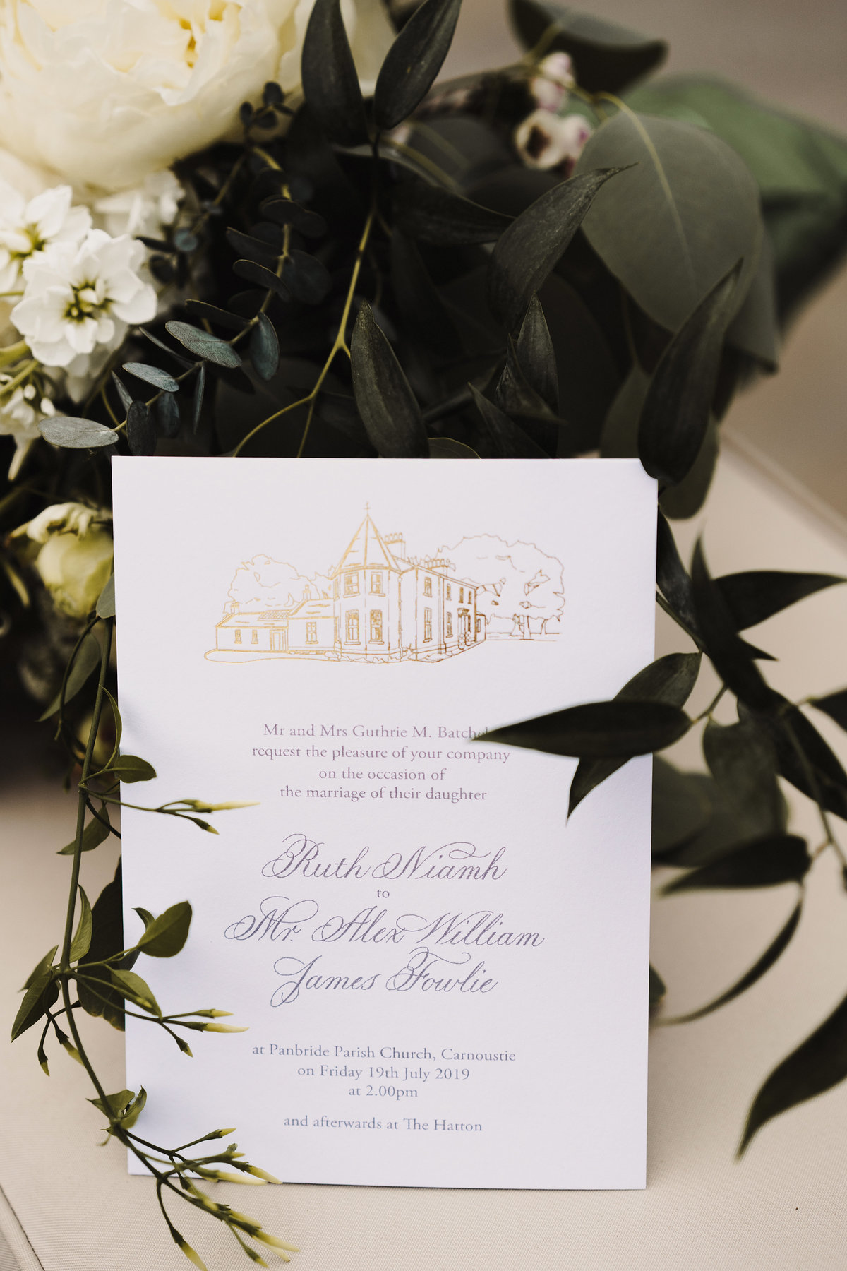 Gold foil venue illustration wedding invitations | Jenni Liandu Calligraphy