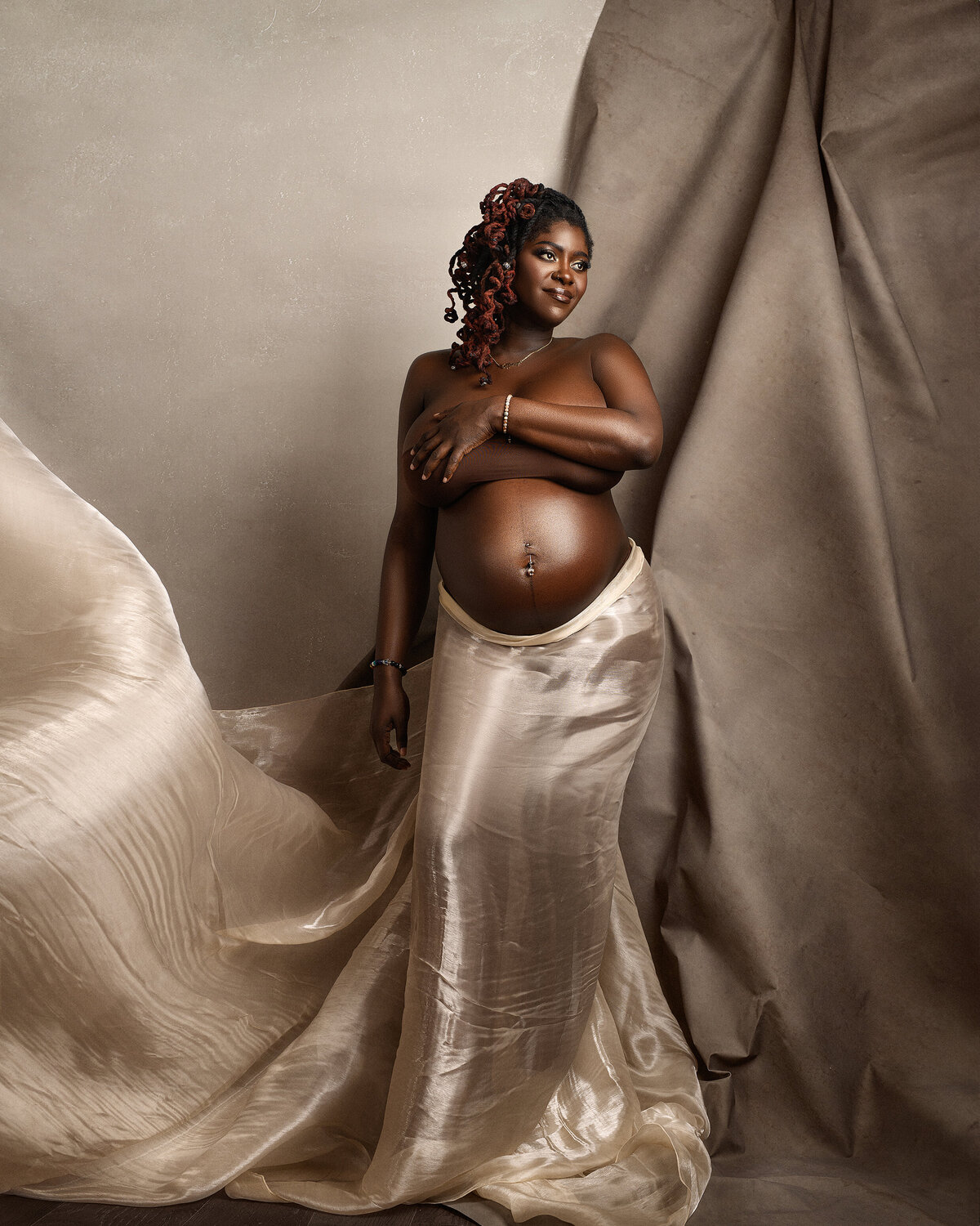 Editorial fashion maternity  boudoir