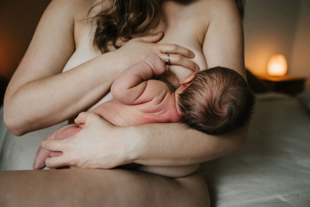 intimate-postpartum-photography-18