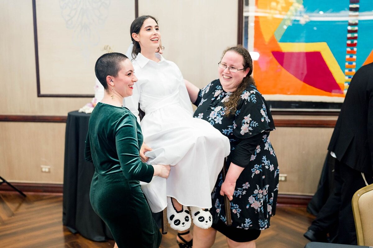 Eliana-Melmed-Photography-Chicago-LosAngeles-Jewish-WeddingPhotographer-CarmiKalman-WomensDancing-00133
