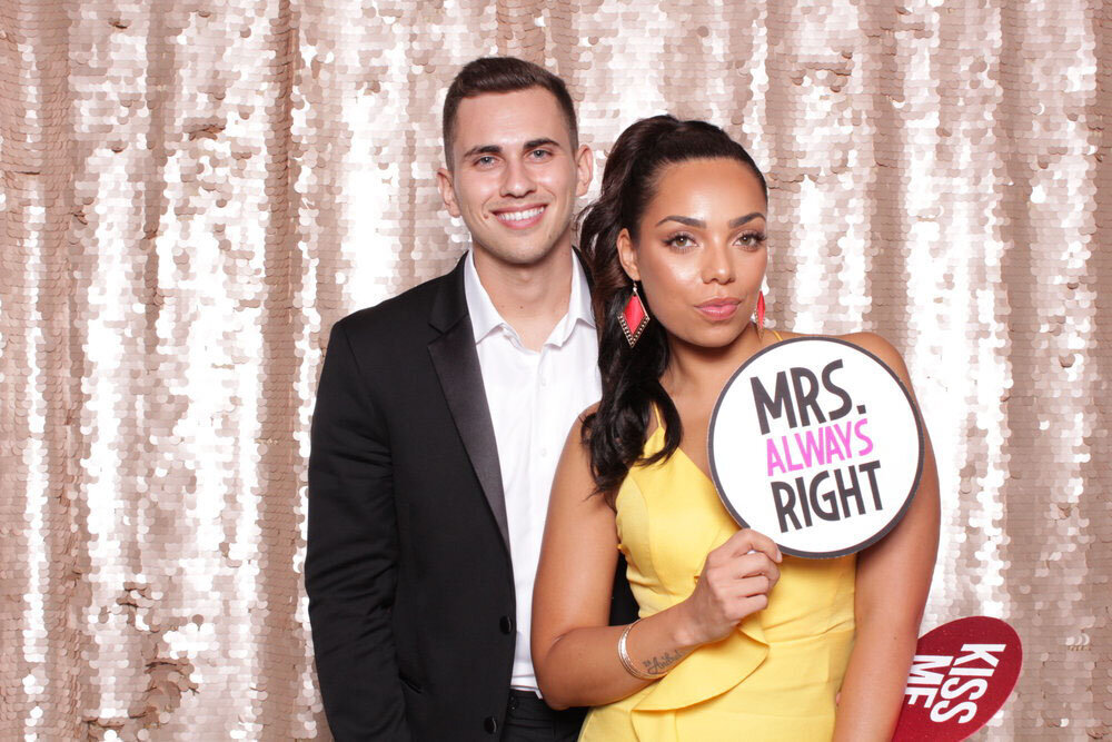 couple-honey-backdrop-chromaphotobooth