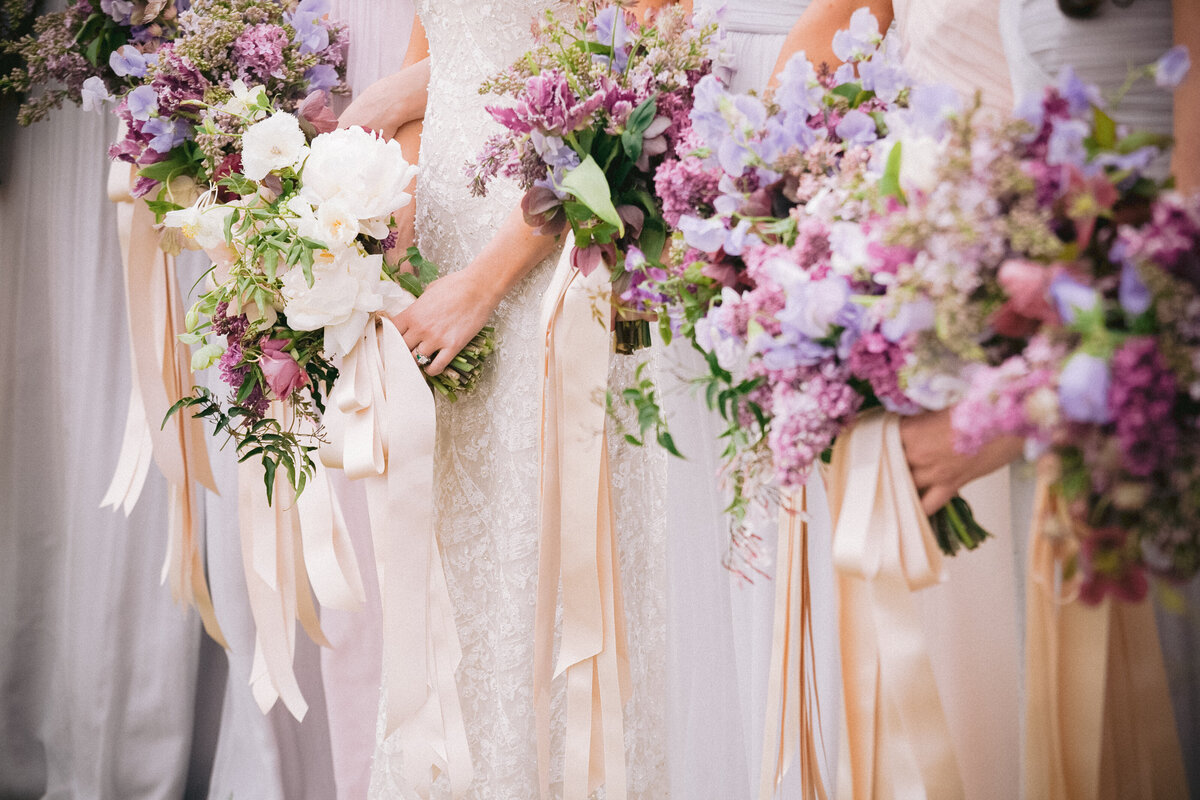 tented-outdoor-wedding-lilac-spring-bouquet