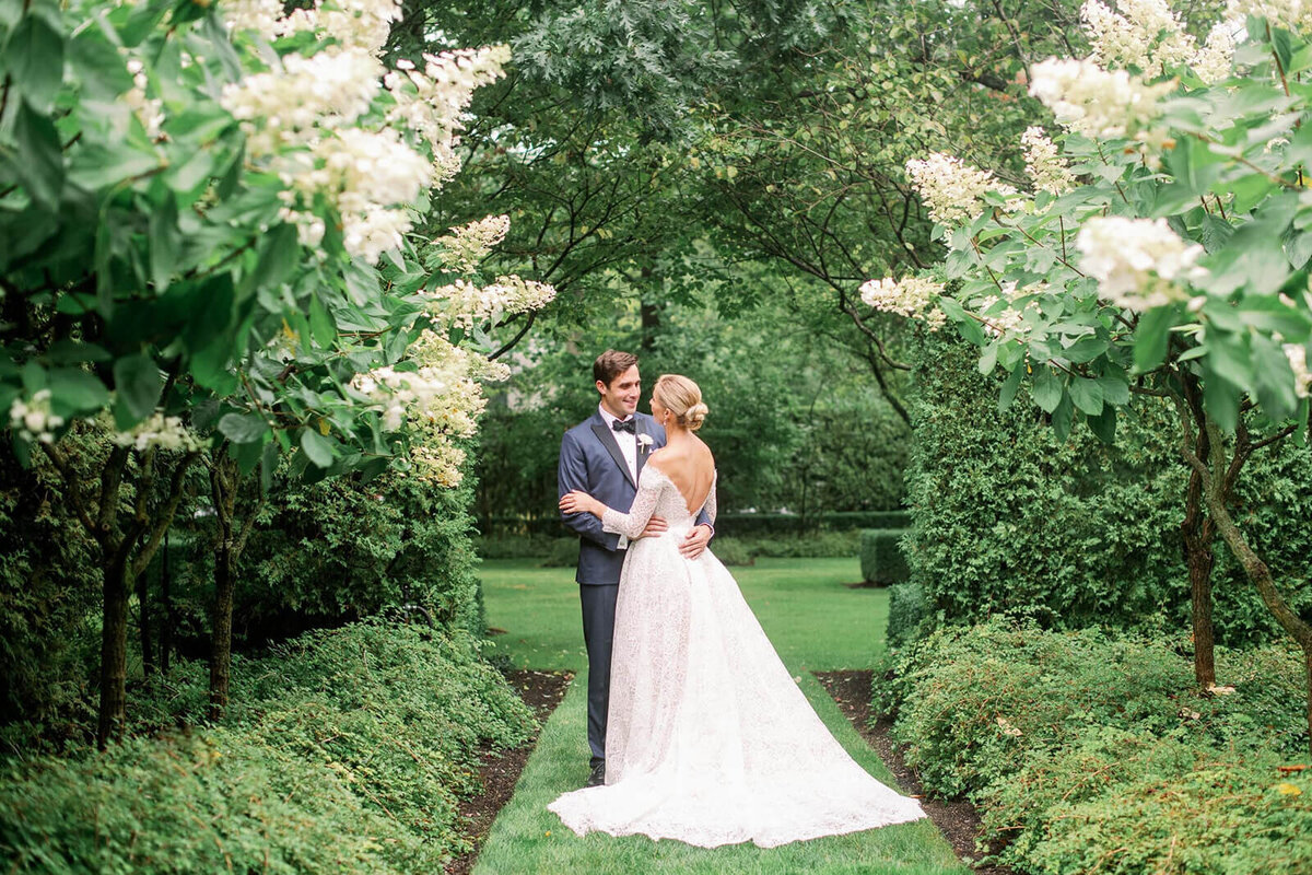 Chicago Private Lake Forest Estate Wedding Photos-1