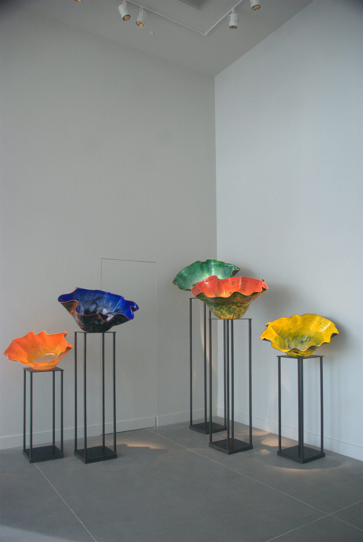 . Experience breathtaking glass installations and vibrant colors.