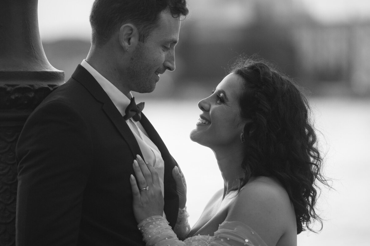 the_chaffins_international_destination_wedding_elopement_photographers_sammie_chaffin_micah_editorial_adventure_photos_travel_venice_italy_38