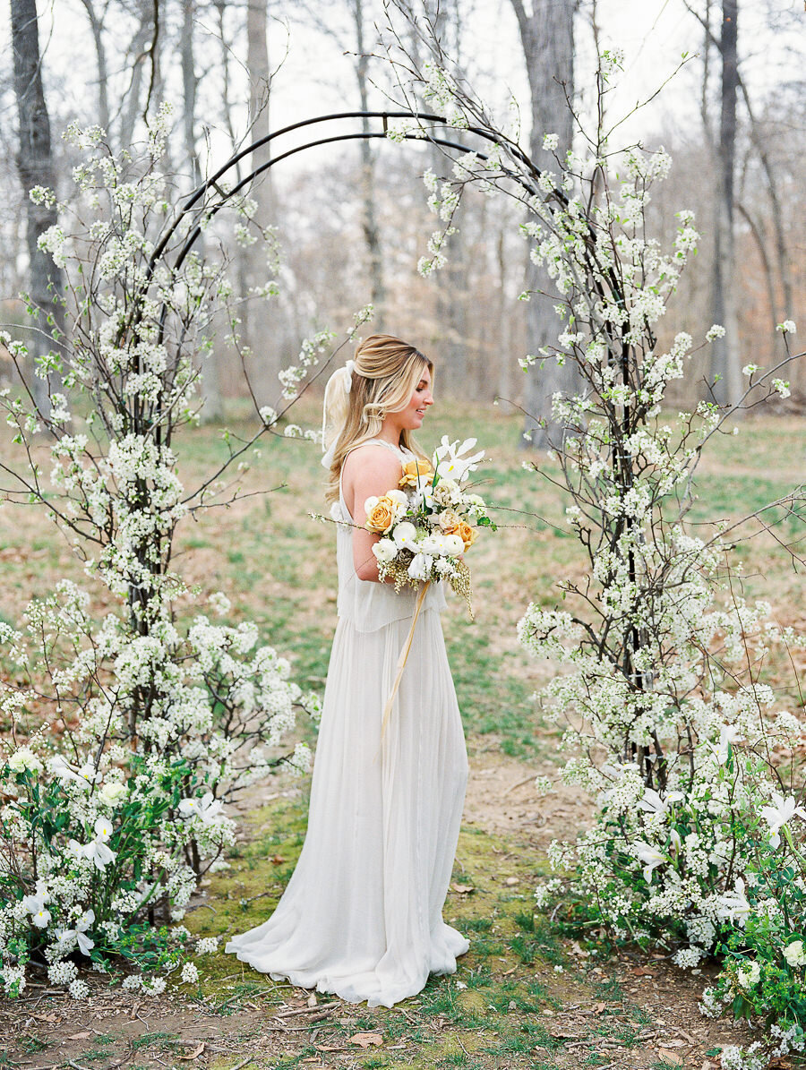 Graceful_Countryside_Fine_Art_Bridal_Maryland_Wedding_Megan_Harris_Photography-32