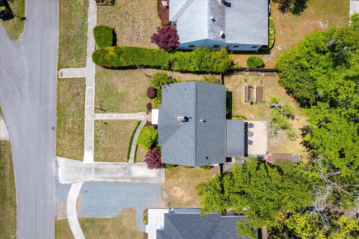 02-FinalDrone2205Plaza-2