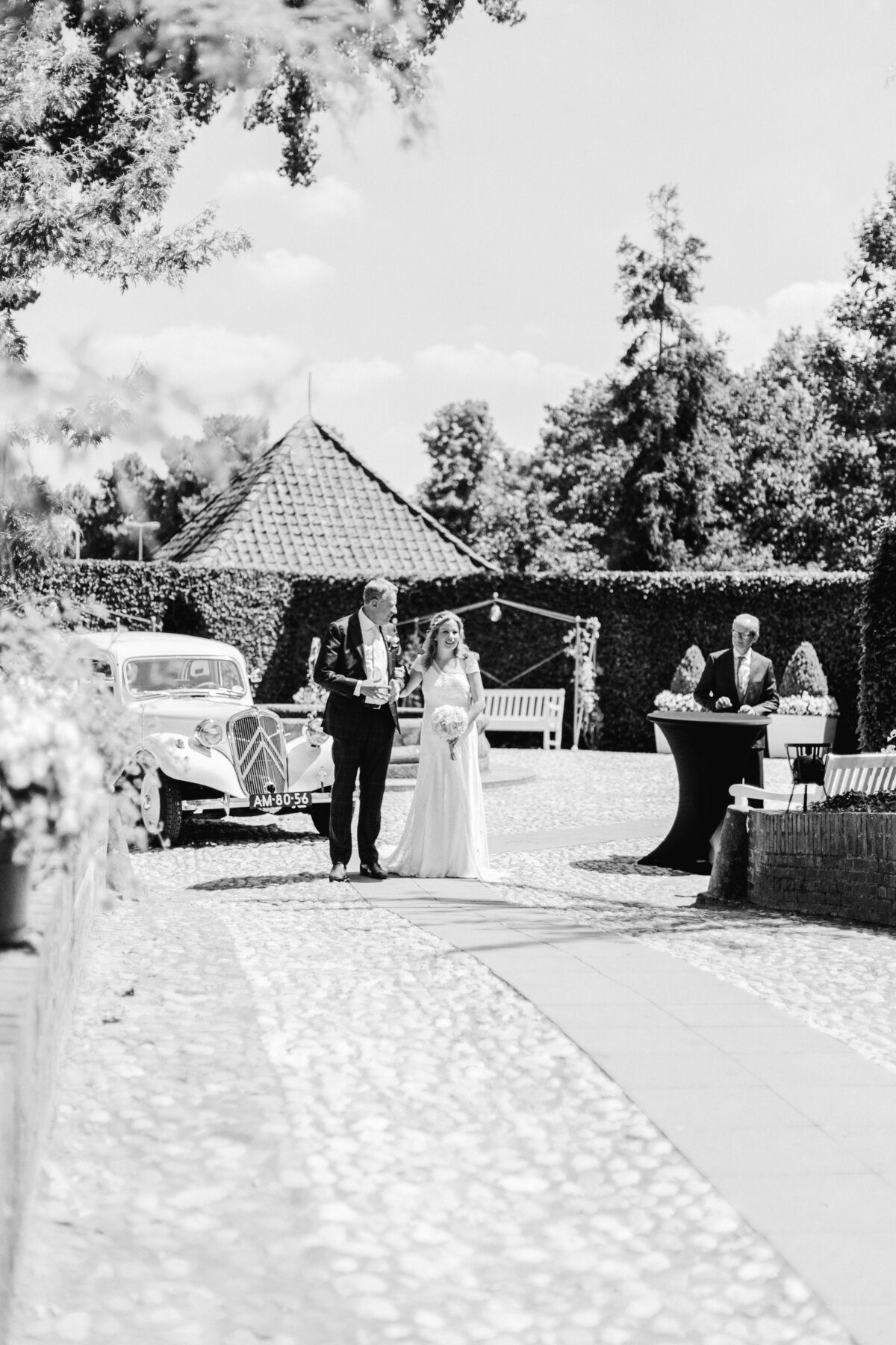 Ymke & Robbin - Laura de Roeck Photography 00131ZW Kasteel Groot Buggenum Luxe Bruiloft 