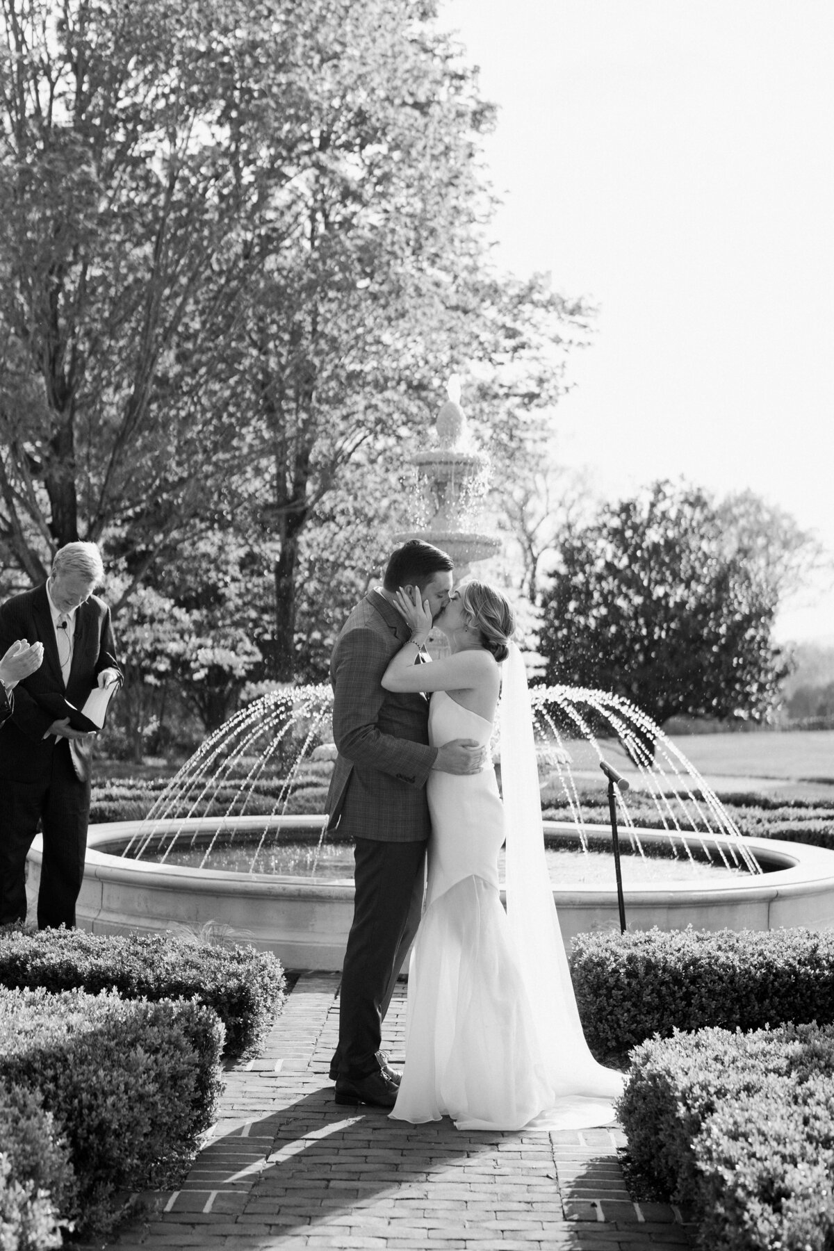 Klaire-Dixius-Photography-Keswick-Vineyards-Wedding-Fine-Art-Virginia-Wedding-Photographer-Alex-Andrea-highlights-25