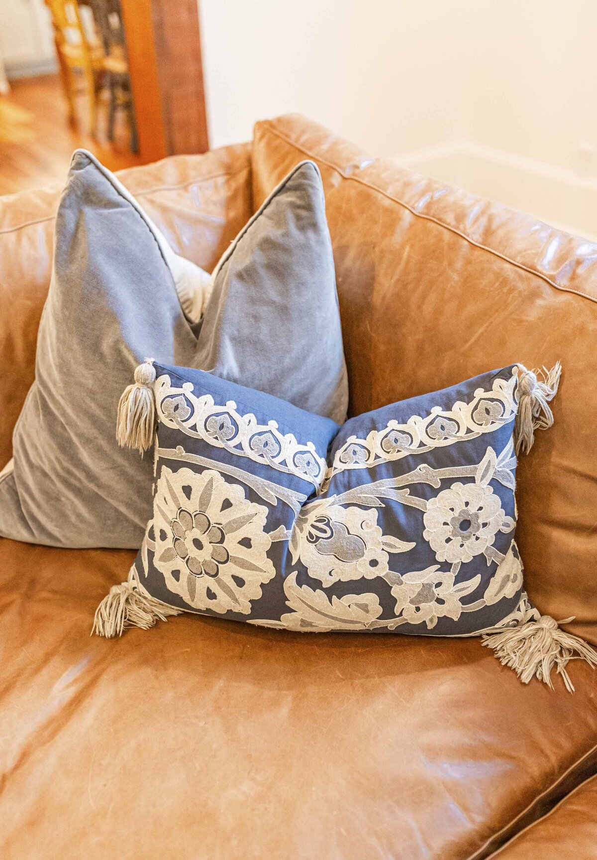 beautiful-blue-pillows-moda-designs