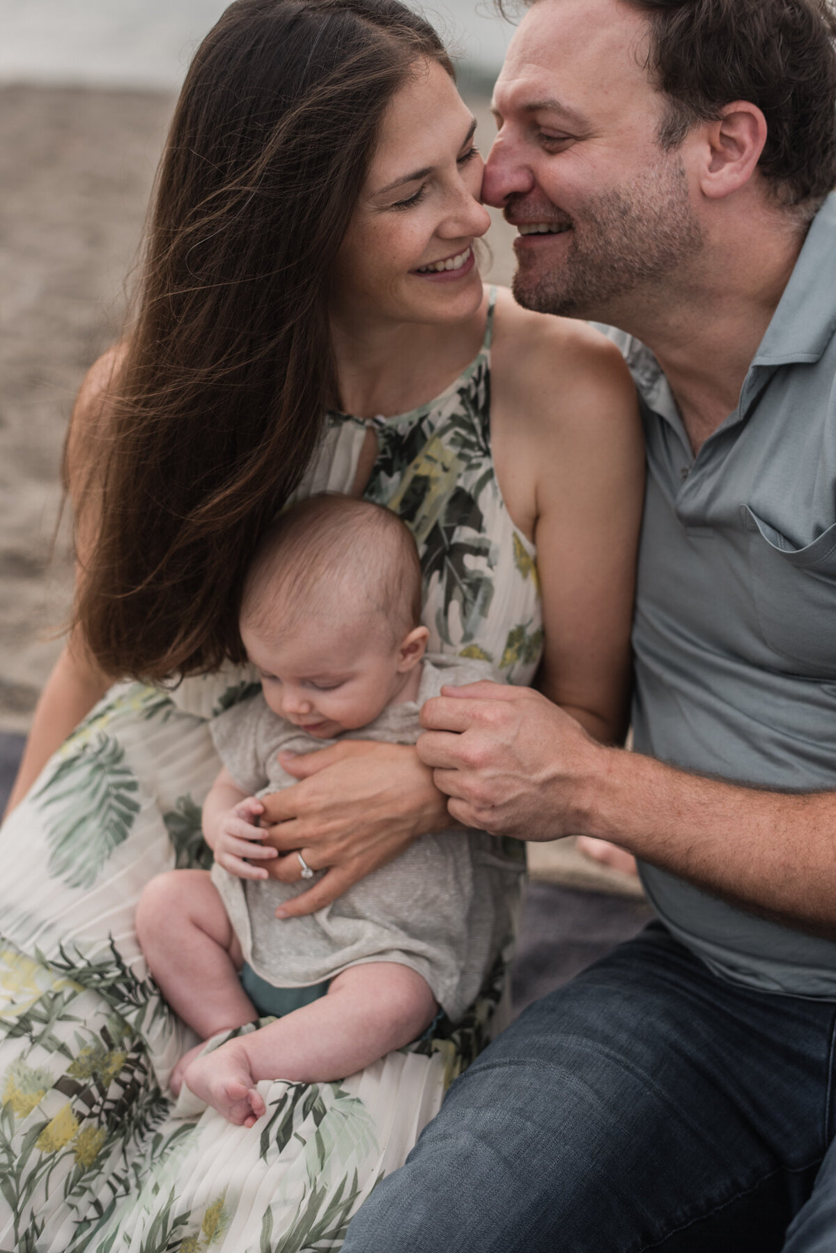 vancouver-family-photographer-beach-water-newborn-15