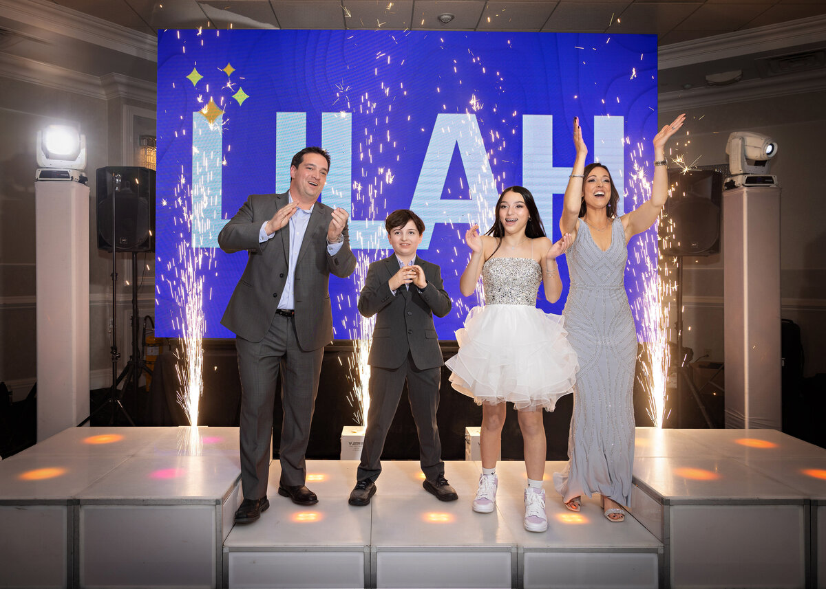 bat-mitzvah-wilshire-grand-hotel-family-sparks