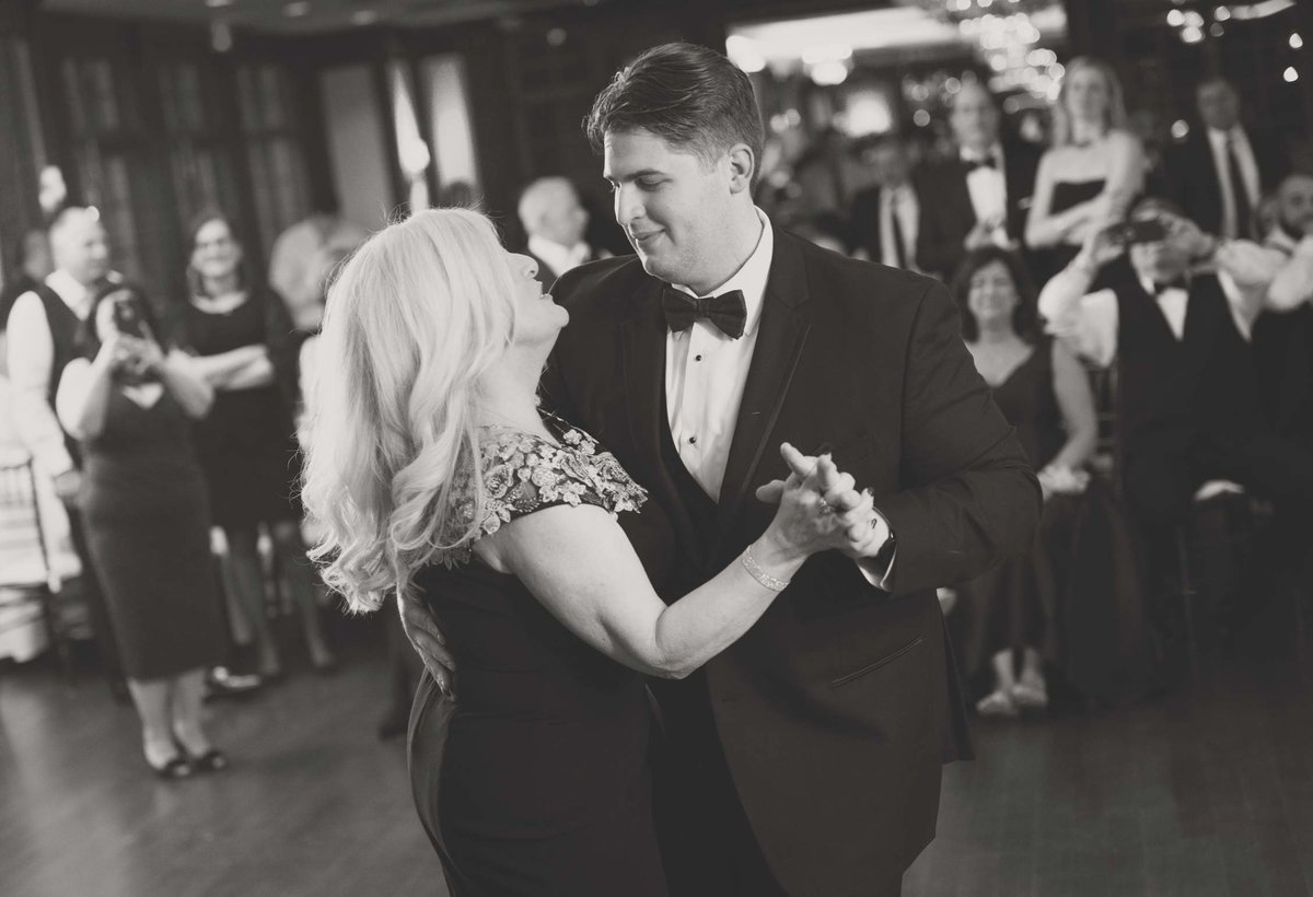 Groom and mother dance at The Mansion at Oyster Bay