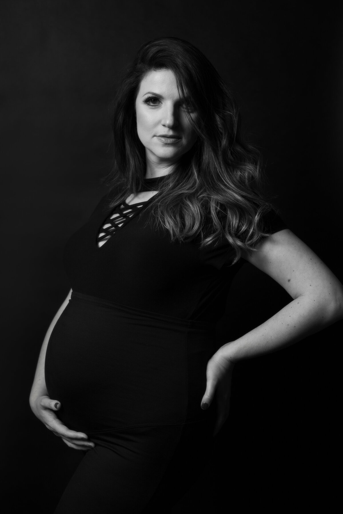 Ellen Rashko Portraits is a professional photographer specializing in maternity & motherhood photos in South Florida.
