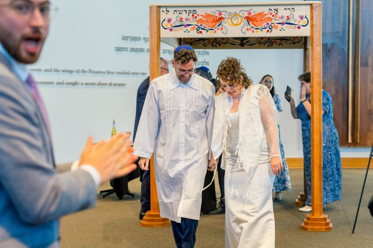 Eliana-Melmed-Photography-Chicago-LosAngeles-Jewish-WeddingPhotography-ShulaNoah-Chuppah-00171