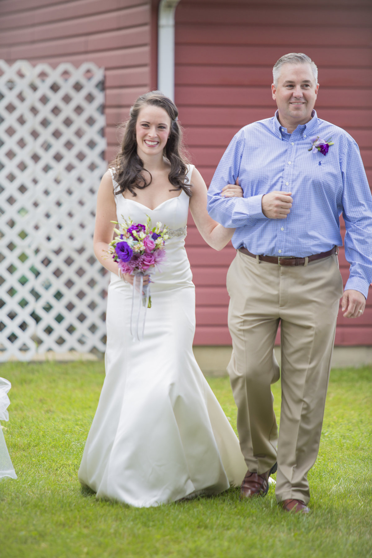 Jordan and Kelcee have an outoor Pittsburgh Pa Wedding at a family home.