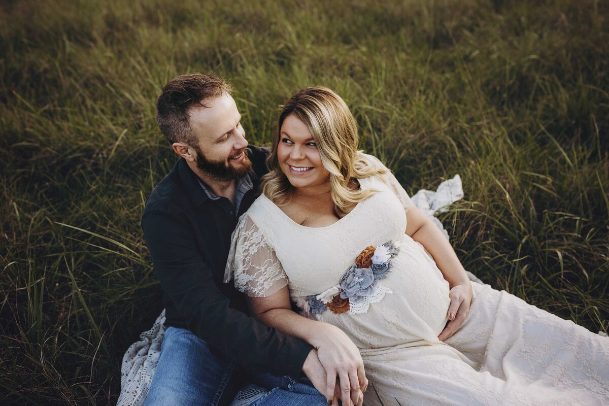 Husband and wife maternity photography in Lafayette