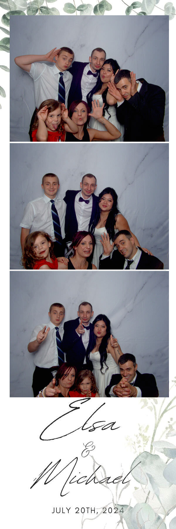 elegant wedding photobooth