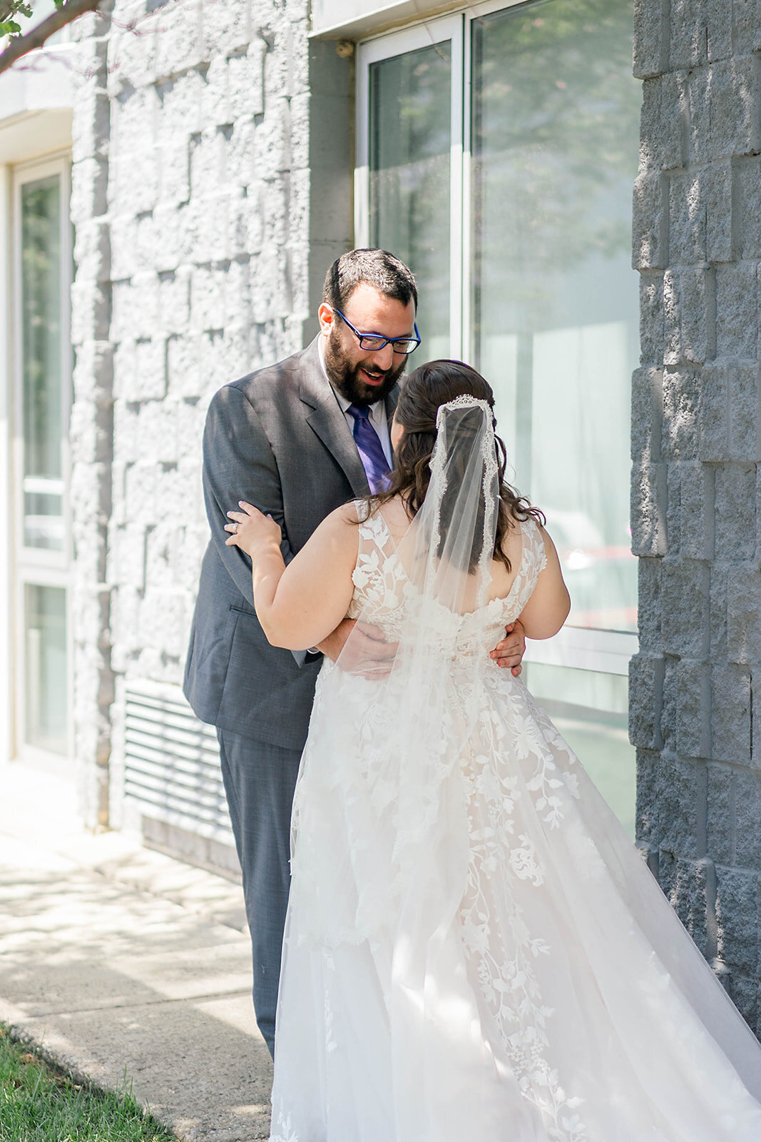 Eliana-Melmed-Photography-Chicago-LosAngeles-Jewish-WeddingPhotography-ElianaSklar-FirstLook-00085