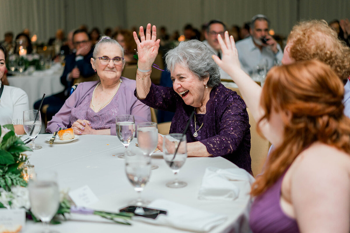 Eliana-Melmed-Photography-Chicago-LosAngeles-Jewish-WeddingPhotography-DInnerSpeeches-00078