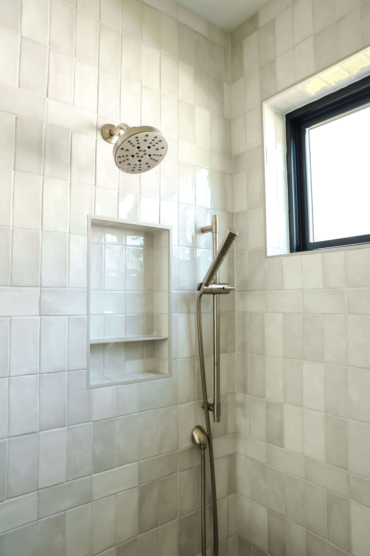 5306-Bathroom-Urbandale-Central-Iowa-Custom-Home-JRL-Builders-3F1A2734