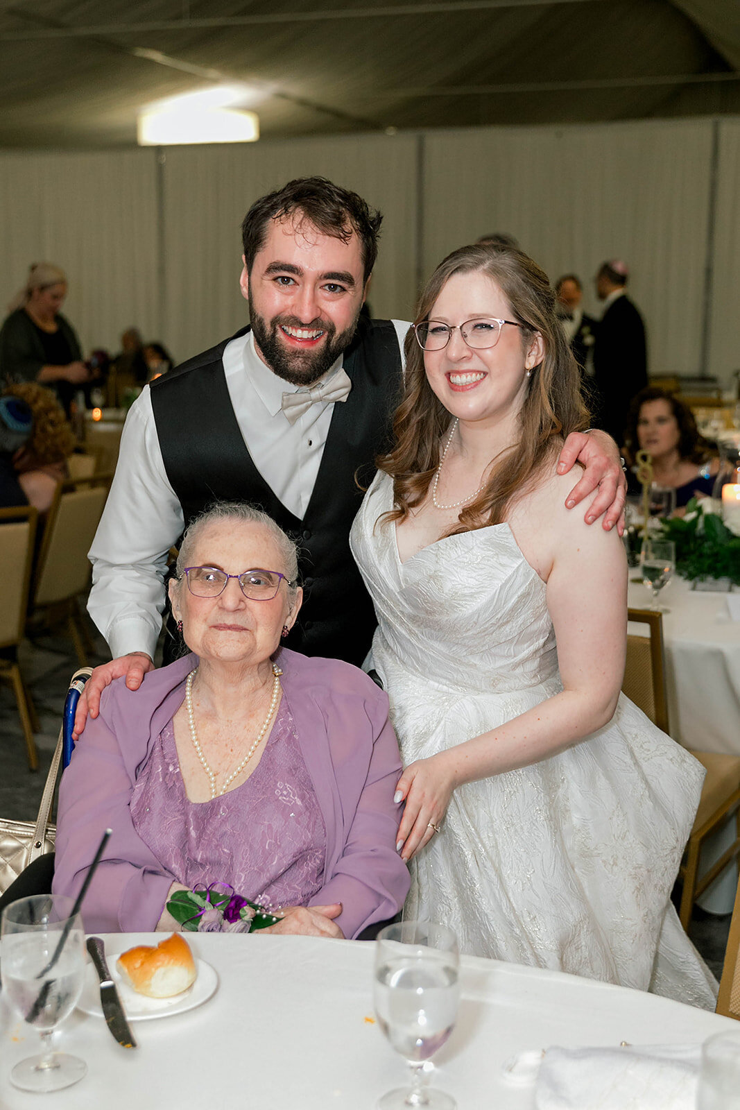 Eliana-Melmed-Photography-Chicago-LosAngeles-Jewish-WeddingPhotography-Dancefloor-00203