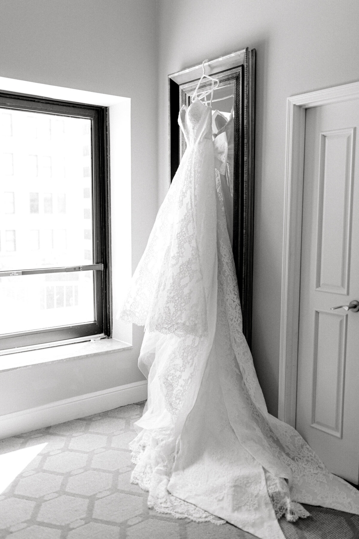 Katelyn & Kyle's Wedding at the Adolphus Hotel | Dallas Wedding Photographer | Sami Kathryn Photography-19