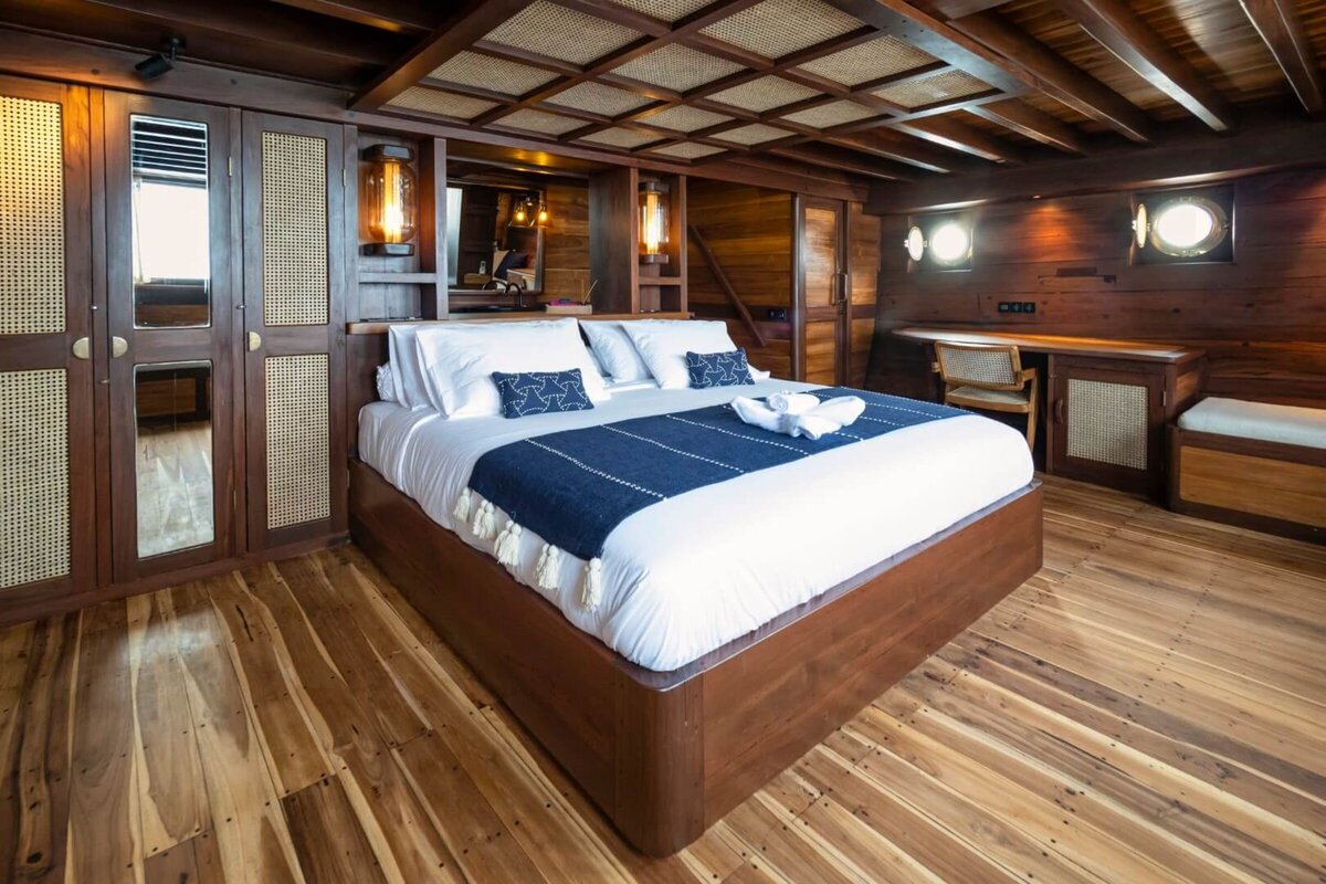 Majik Luxury Yacht Charter Raja Ampat Master Deluxe Cabin