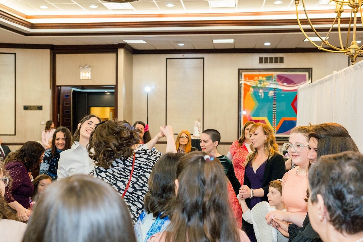 Eliana-Melmed-Photography-Chicago-LosAngeles-Jewish-WeddingPhotographer-CarmiKalman-WomensDancing-00045