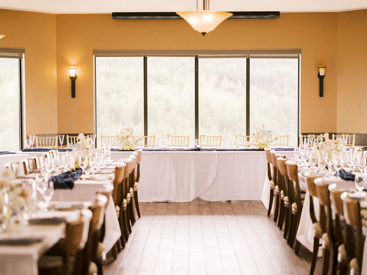 calgary-wedding-sirocco-golf-course-reception-tables