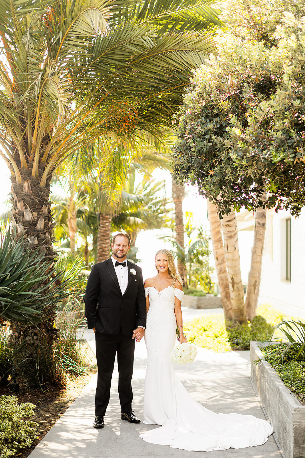 bride-groom-brett-lauren-huntington-beach-wedding-photos-56_websize