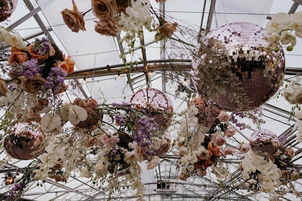 Melissa-Logan-Whimsical-Greenhouse-Philadelphia-Wedding-flowers-by-Sebesta-Design18