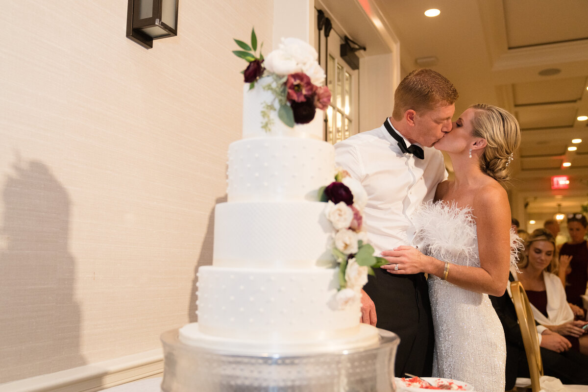 cake-cutting-ct-country-club-wedding-nightingale-wedding-and-events-2