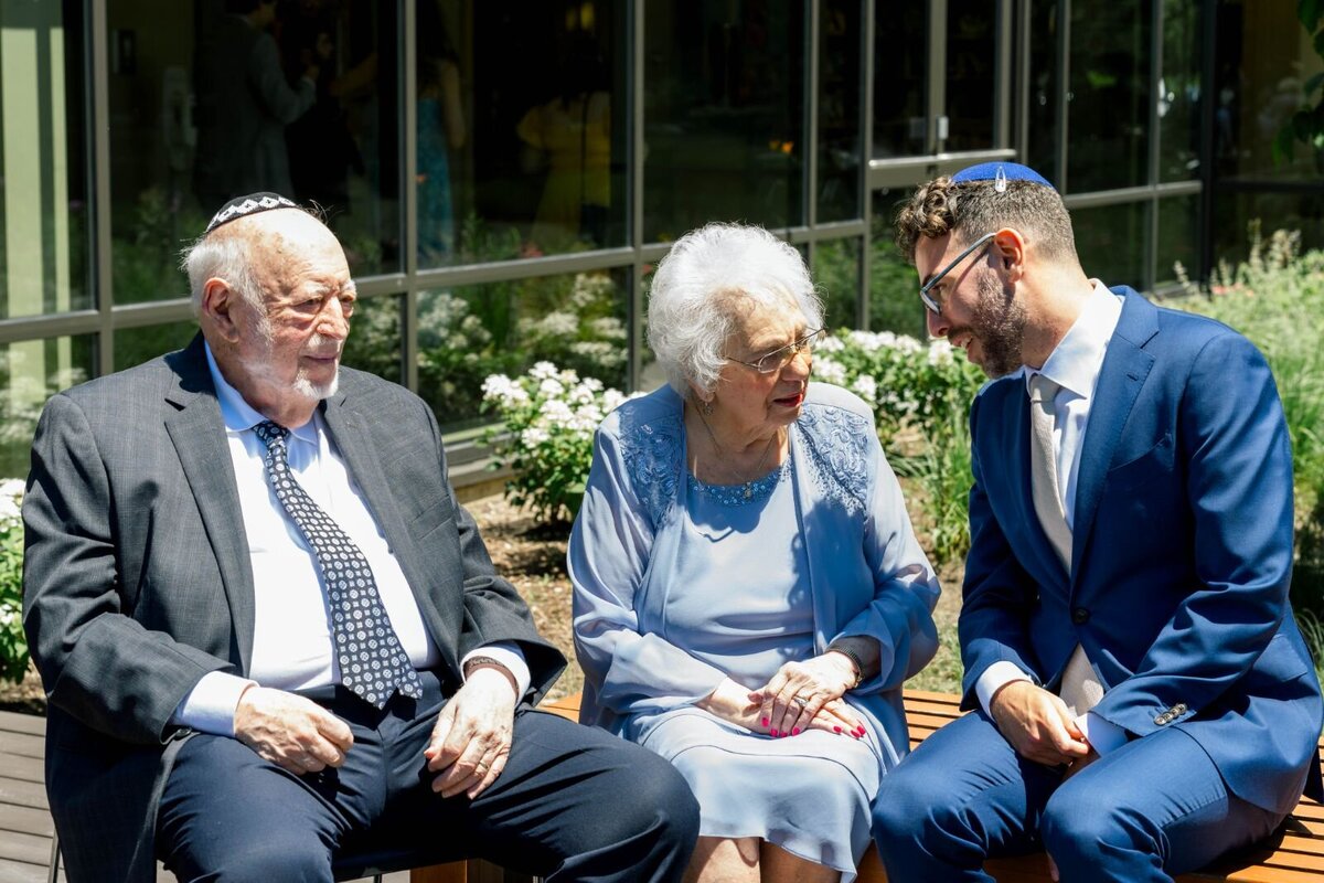 Eliana-Melmed-Photography-Chicago-LosAngeles-Jewish-WeddingPhotography-ShulaNoah-FamilyFormals-00153